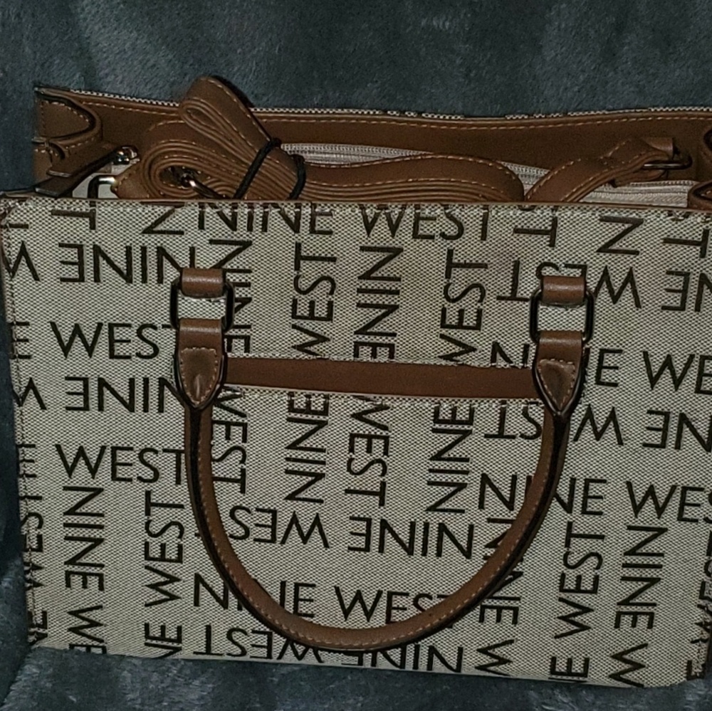 Purse - Picture 1 of 1